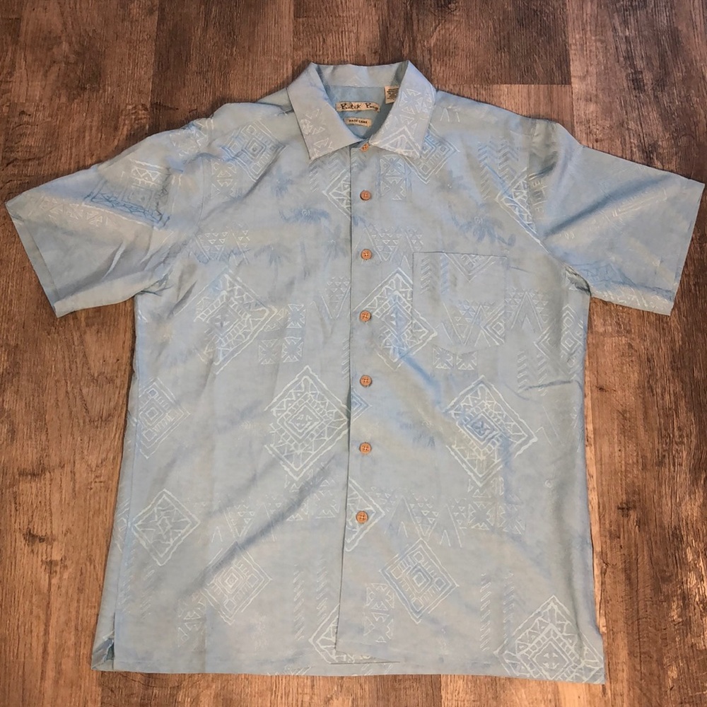Button down short sleeve shirt